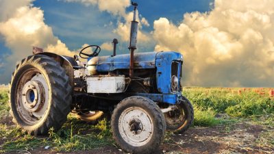Kastamonu’nun Daday ilçesinde park halindeki traktör kurşunlandı. Edinilen bilgiye göre,