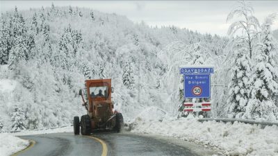 Perşembe günü öğle saatlerinden itibaren, Kastamonu’nun iç kesimlerinde kuvvetli kar