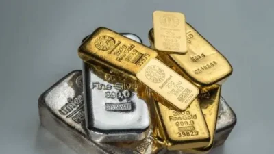 Altın ve gümüş güvenli liman talebiyle yükseldi Altın ve gümüş, yatırımcıların