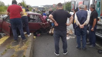 Budamış Mahallesi Ankara Yolu üzerinde meydana gelen sıkışmalı trafik kazasında,