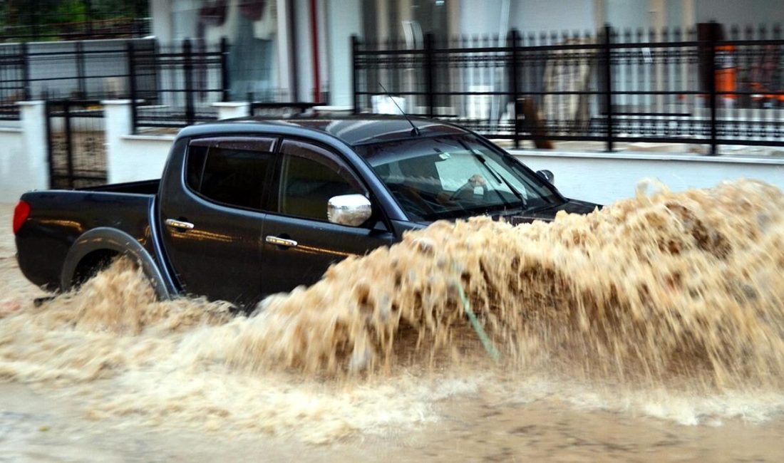 Kastamonu’nun Cide ilçesinde Meteoroloji Genel Müdürlüğü tarafından yapılan “sarı kod”
