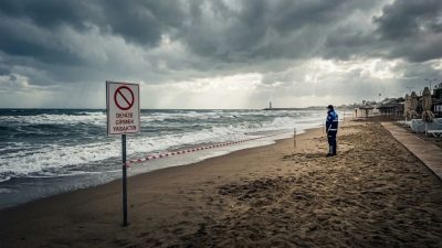 Kastamonu’nun Karadeniz kıyısındaki İnebolu ilçesinde olumsuz deniz koşulları nedeniyle vatandaşların