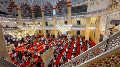 Kastamonu’da Mevlid Kandili, kentin önemli camilerinde düzenlenen programlarla manevi bir