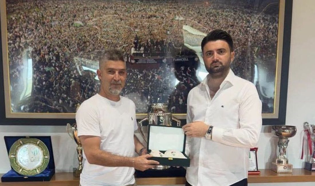 GMG Kastamonuspor Kulüp Başkanı Mert Paflak, Bursaspor Kulüp Başkanı Enes