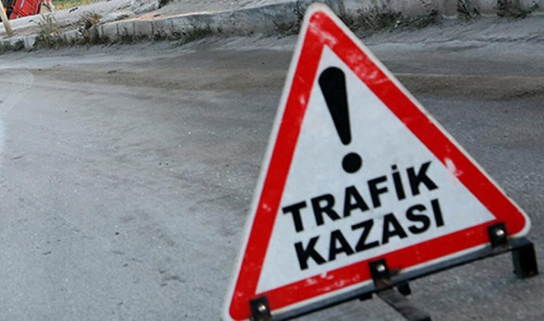 Düzce’de otomobil ile hafif ticari aracın karıştığı trafik kazası, aynı
