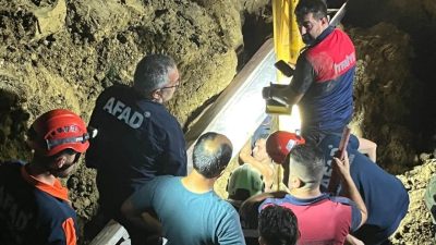 Bartın’da su kuyusu kazdıkları sırada göçük altında kalan baba ve