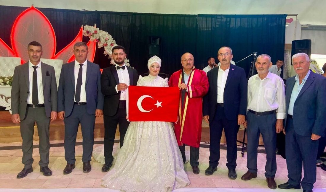 Kastamonu’nun Taşköprü ilçesinde Burak Çeken ile Esra Çeken (Garparslan) çifti