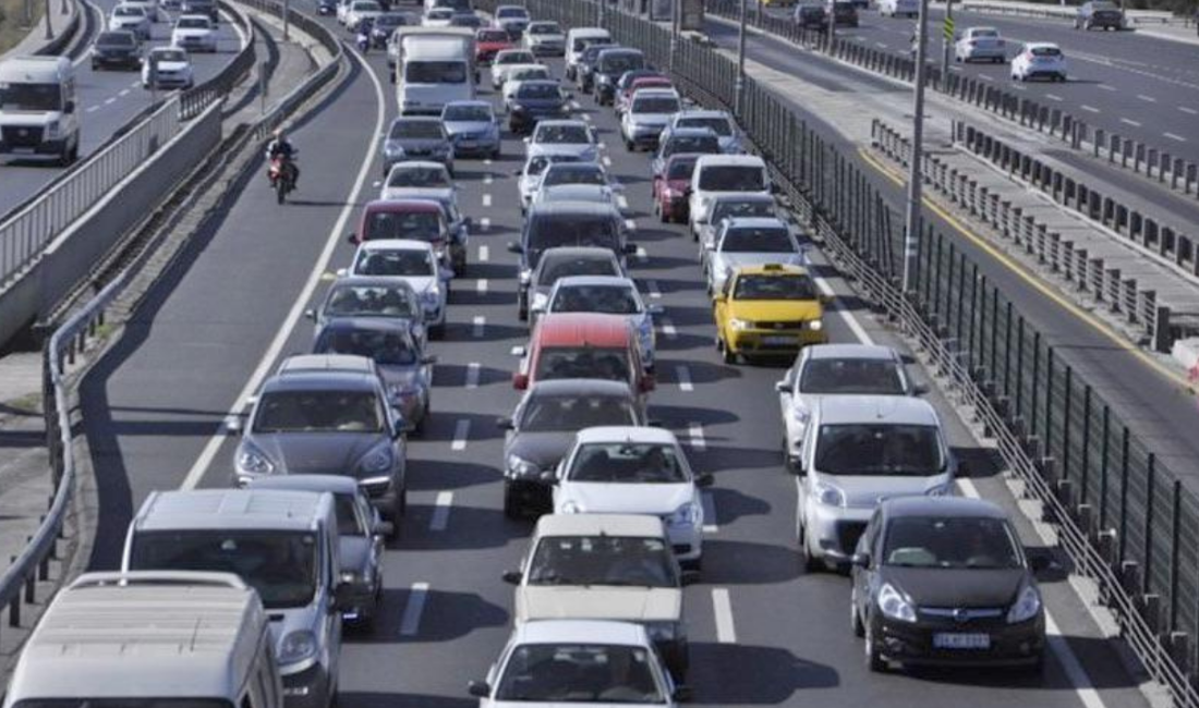 Türkiye otomotiv pazarında yüksek faiz, krediye erişimde yaşanan zorluklar ve