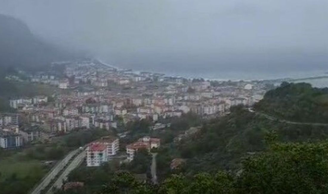 Kastamonu’nun Cide ilçesinde, şehri kuş bakışı izlemek ve yolculuk sırasında