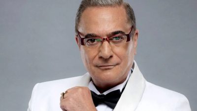Ünlü şovmen Mehmet Ali Erbil’in kalp krizi geçirdiği ve hastaneye