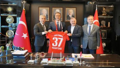 İstanbul Kastamonuspor yönetimi, MHP İstanbul İl Başkanı Volkan Yılmaz’ı makamında