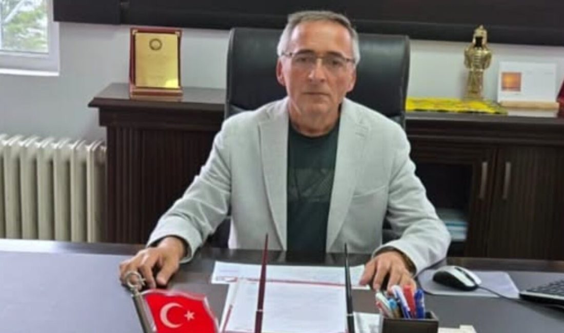 Cide İlçe Milli Eğitim Müdürü Hüseyin Uğur’un görev yeri değişti.