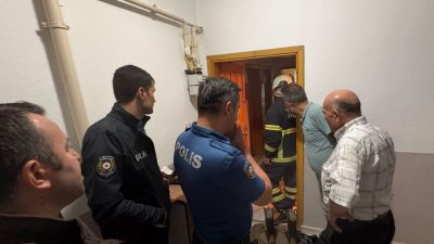 Kastamonu’nun Tosya ilçesinde apartmandan yayılan yanık kokusu itfaiyeyi alarma geçirdi.